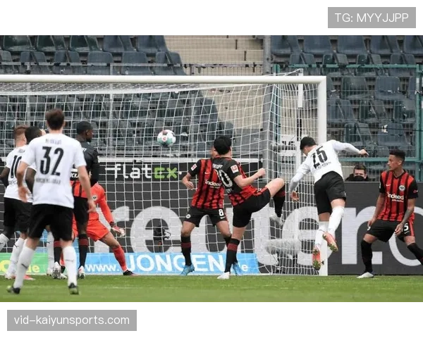 门兴格拉德巴赫公布首发,阵型从4231微调为4141,旨在加强中场控制