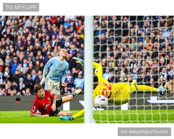 曼城公布赛前训练图，德布劳内、福登等人状态轻松